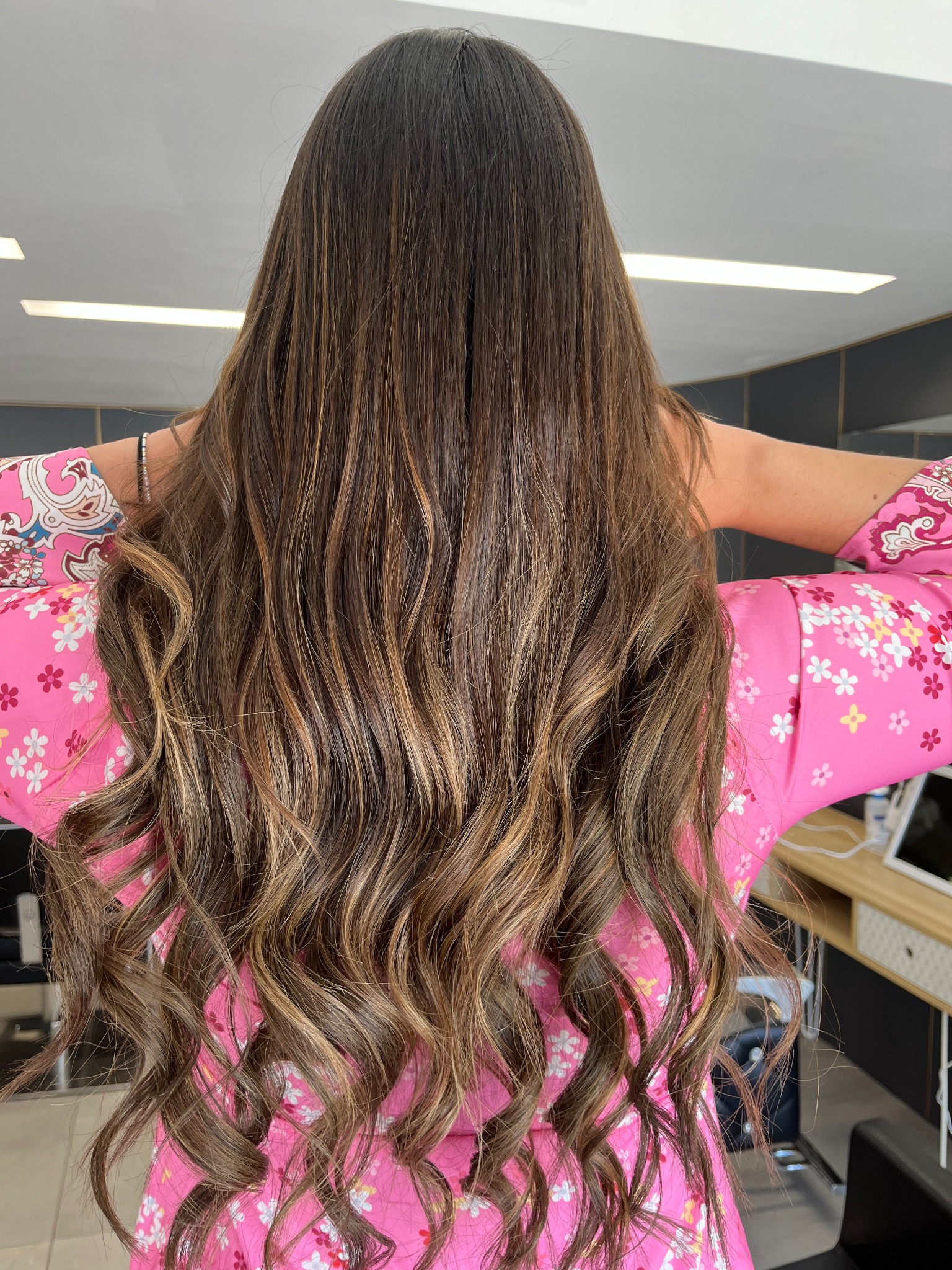 Depois da quinta transformação com extensão de cabelos Mega Hair no Studio Ana’s