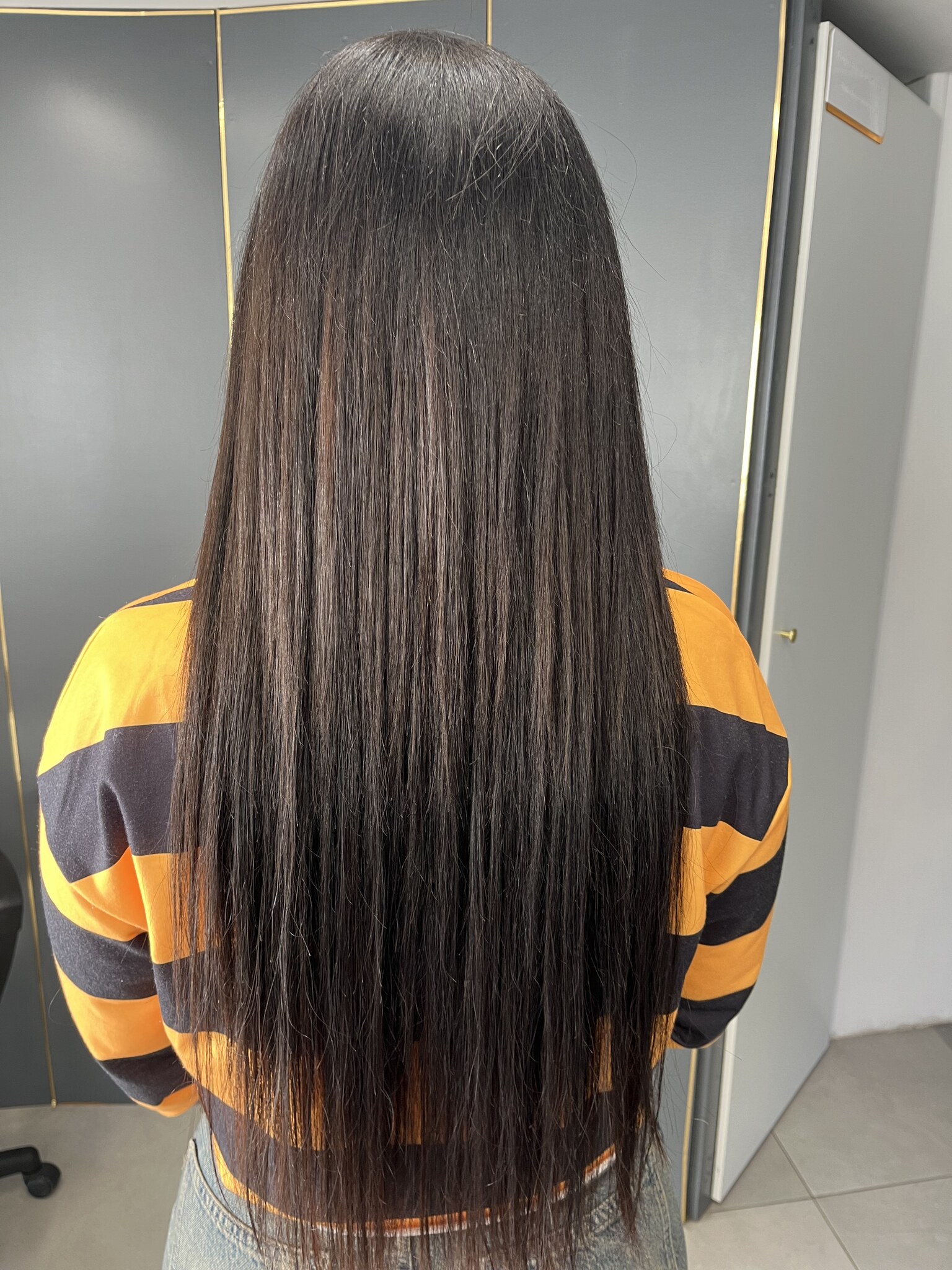 Depois da sétima transformação com extensão de cabelos Mega Hair no Studio Ana’s
